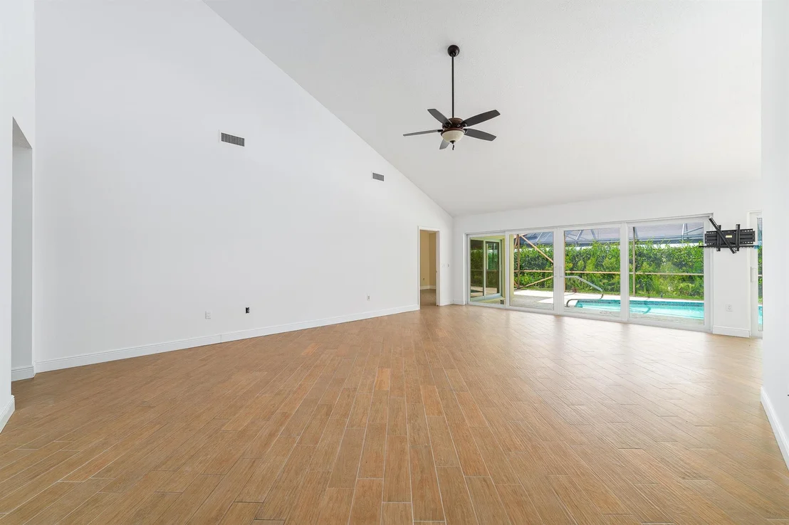 Photo of 418 River Edge Road
