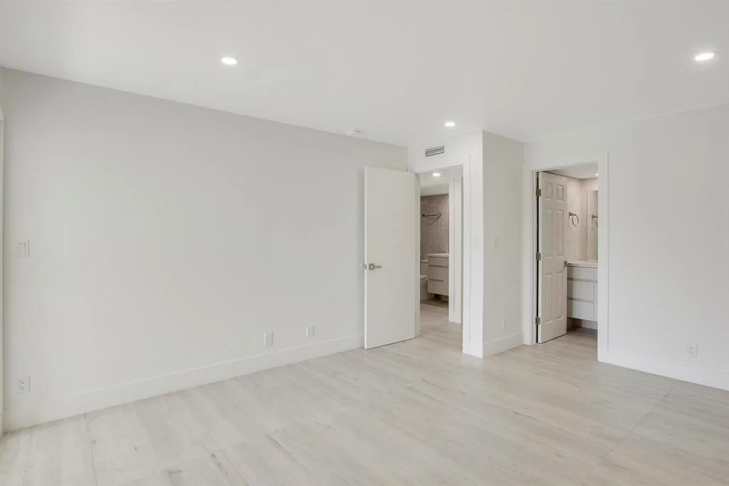 Photo of Unit K1 at 1905 Bermuda Circle