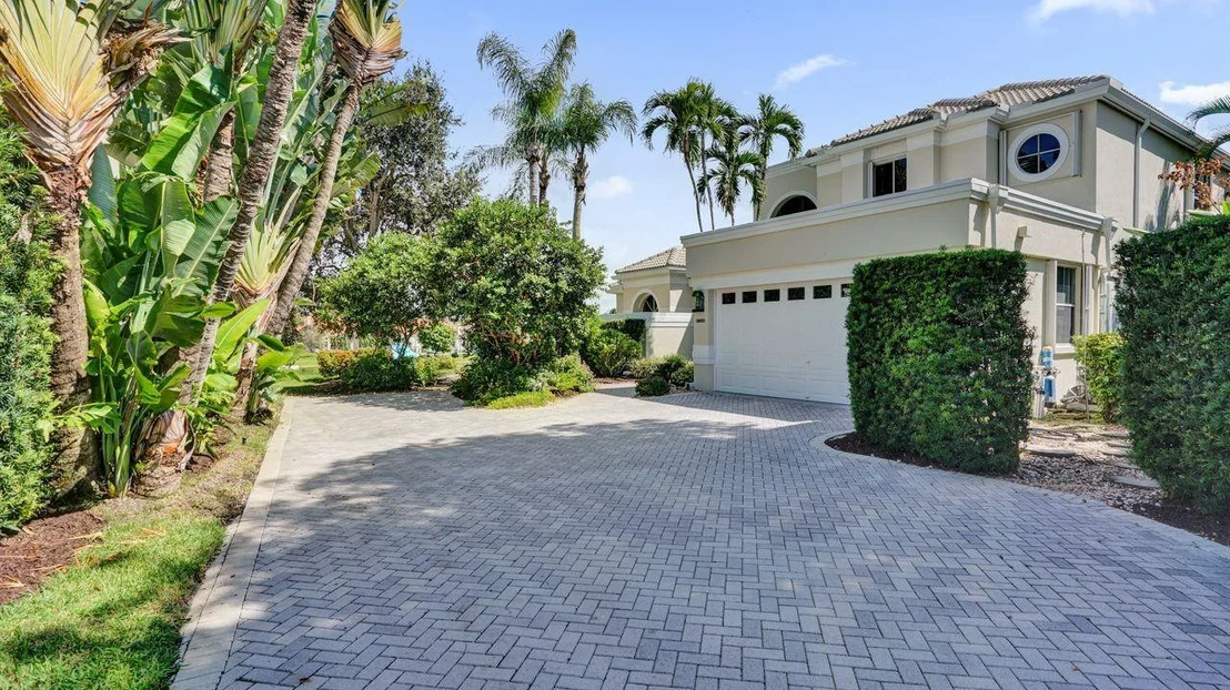 Photo of 2760 Pinehurst
