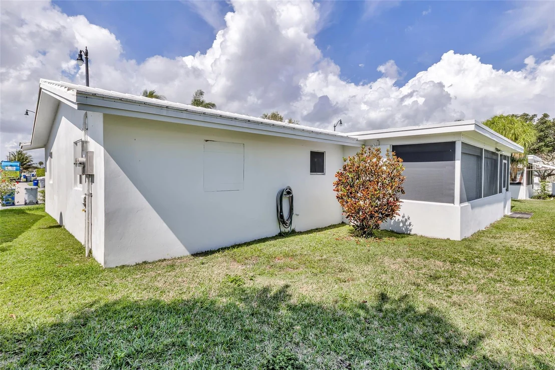Photo of 2580 NW 2nd Drive