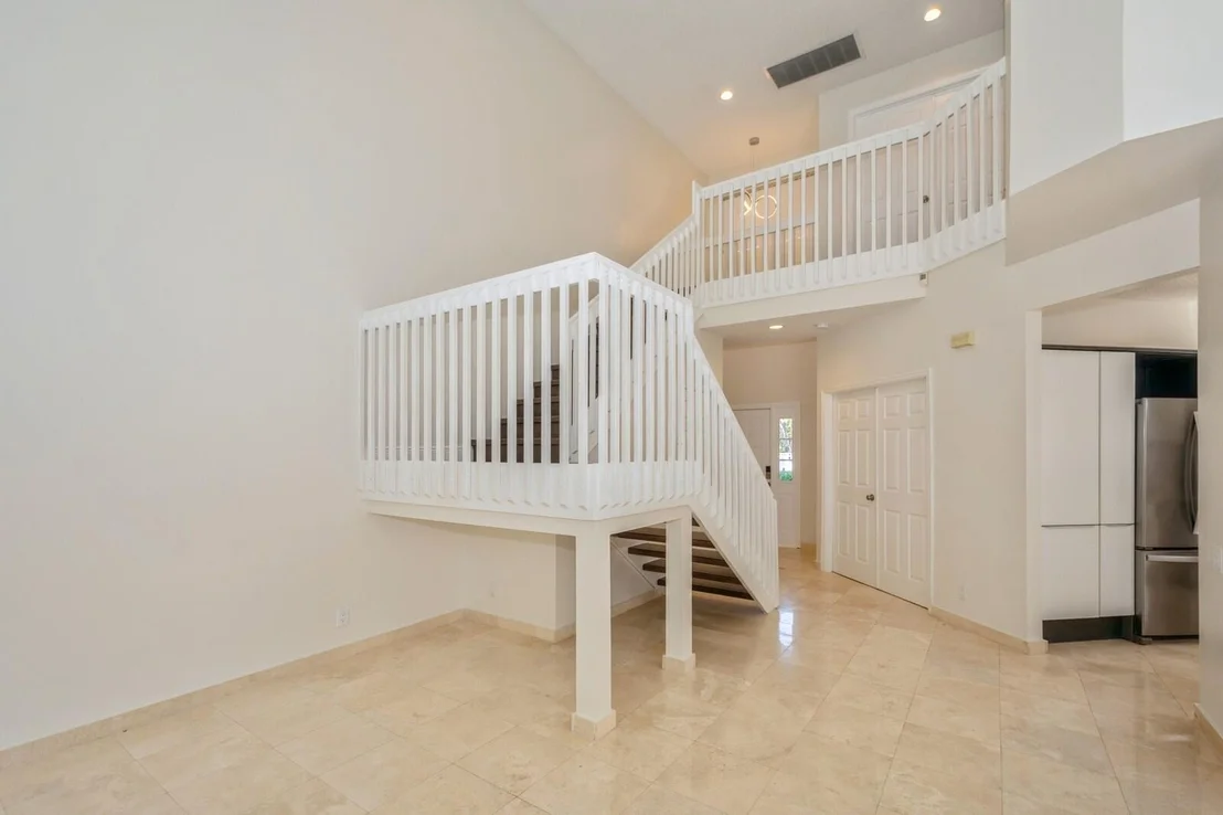 Photo of 5504 FOX HOLLOW Drive