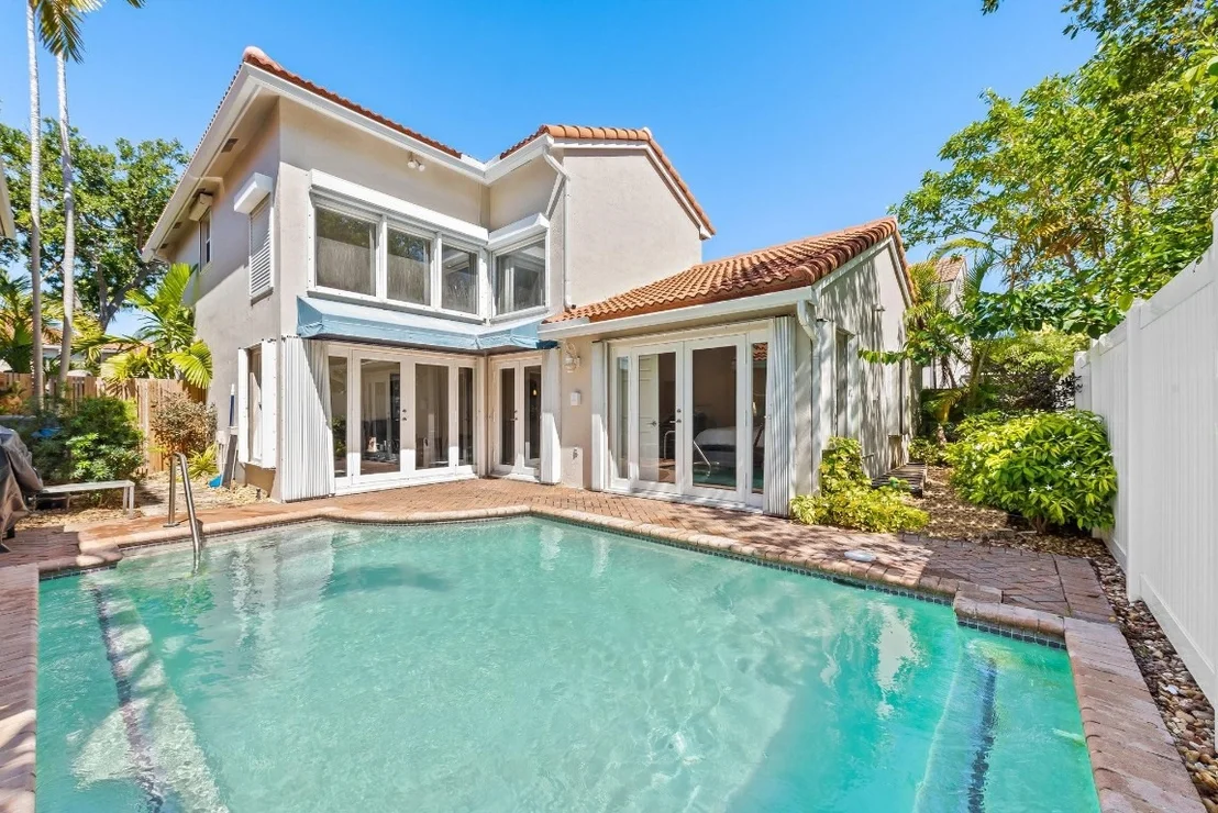 Photo of 975 Weeping Willow Way