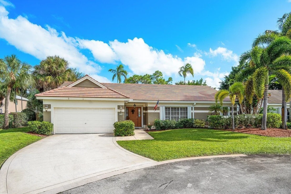 Photo of 4060 Sabal Lakes Road