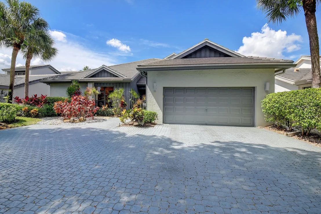 Photo of 7544 Rexford Road