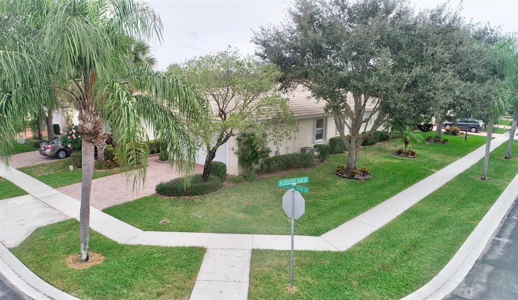 Photo of 9668 Crescent View Drive N