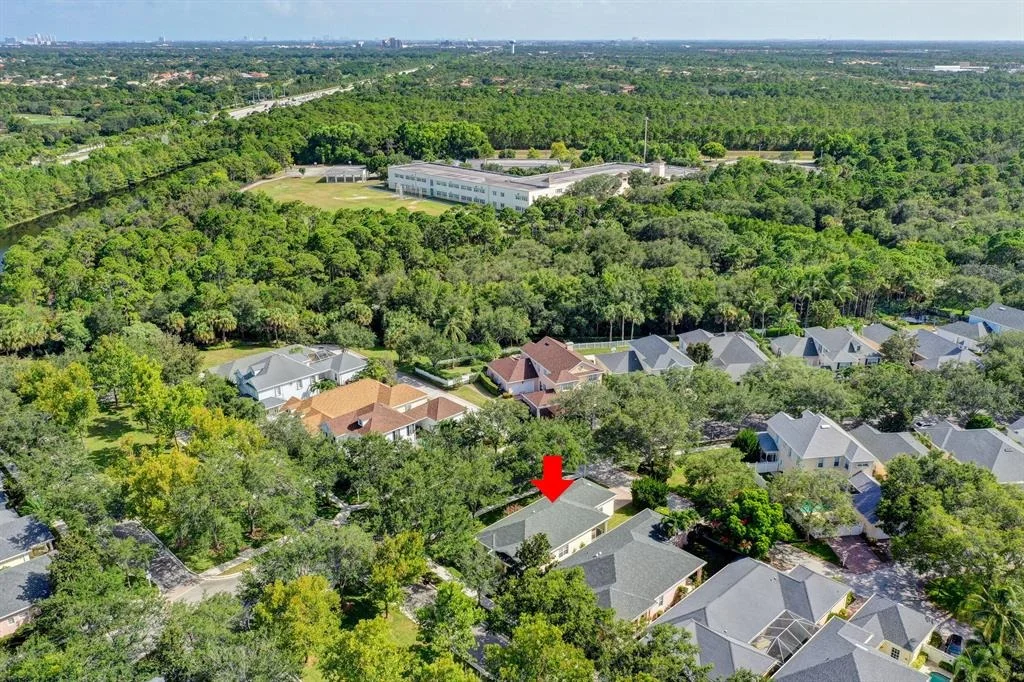 Photo of 180 Paradise Circle