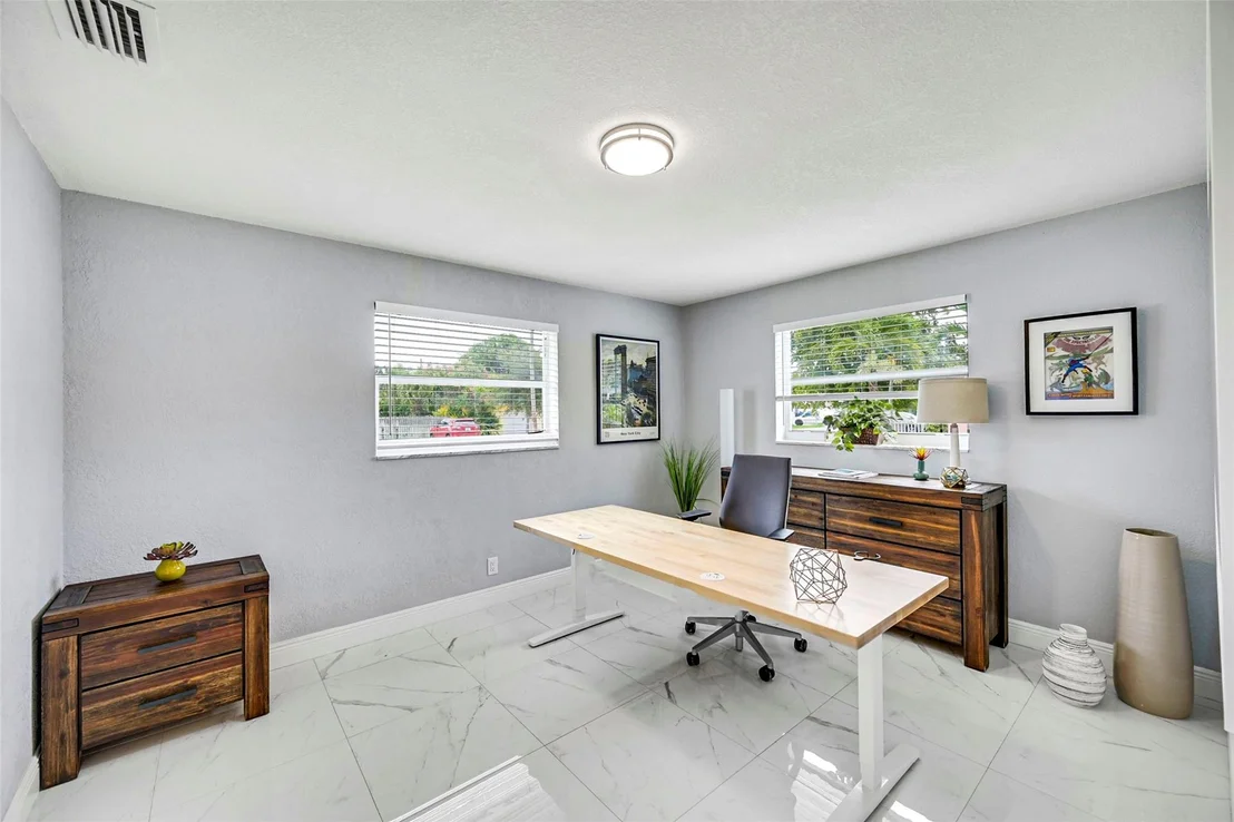 Photo of 710 SE 3rd Avenue
