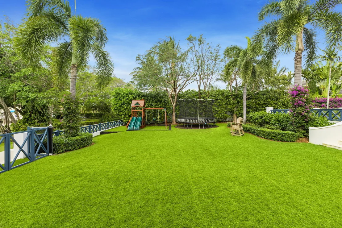 Photo of 1222 N Ocean Boulevard