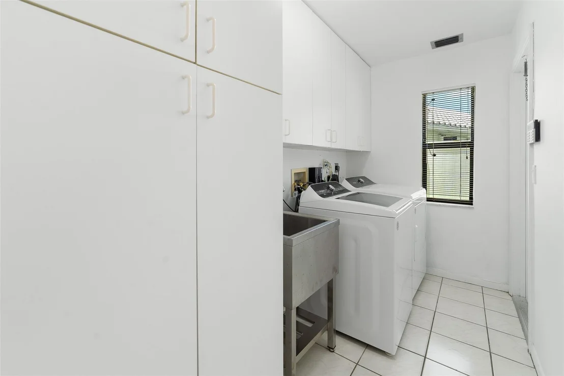 Photo of 9216 Sun Pointe Drive