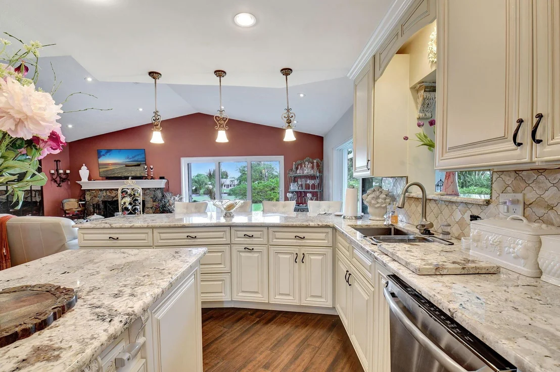 Photo of 3307 Lakeview Drive
