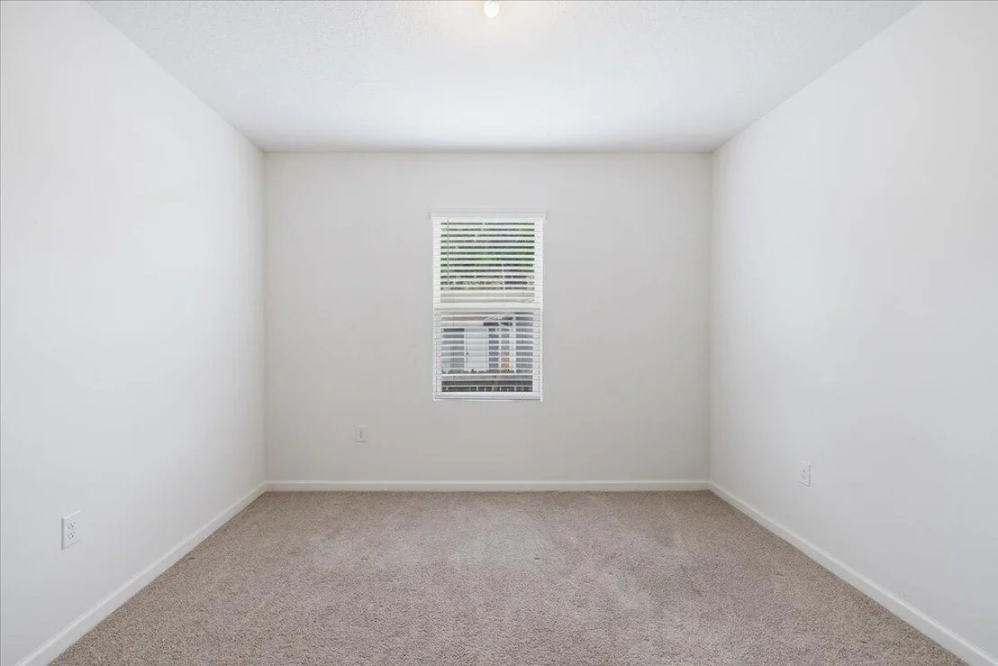Photo of 1072 Roseland Road