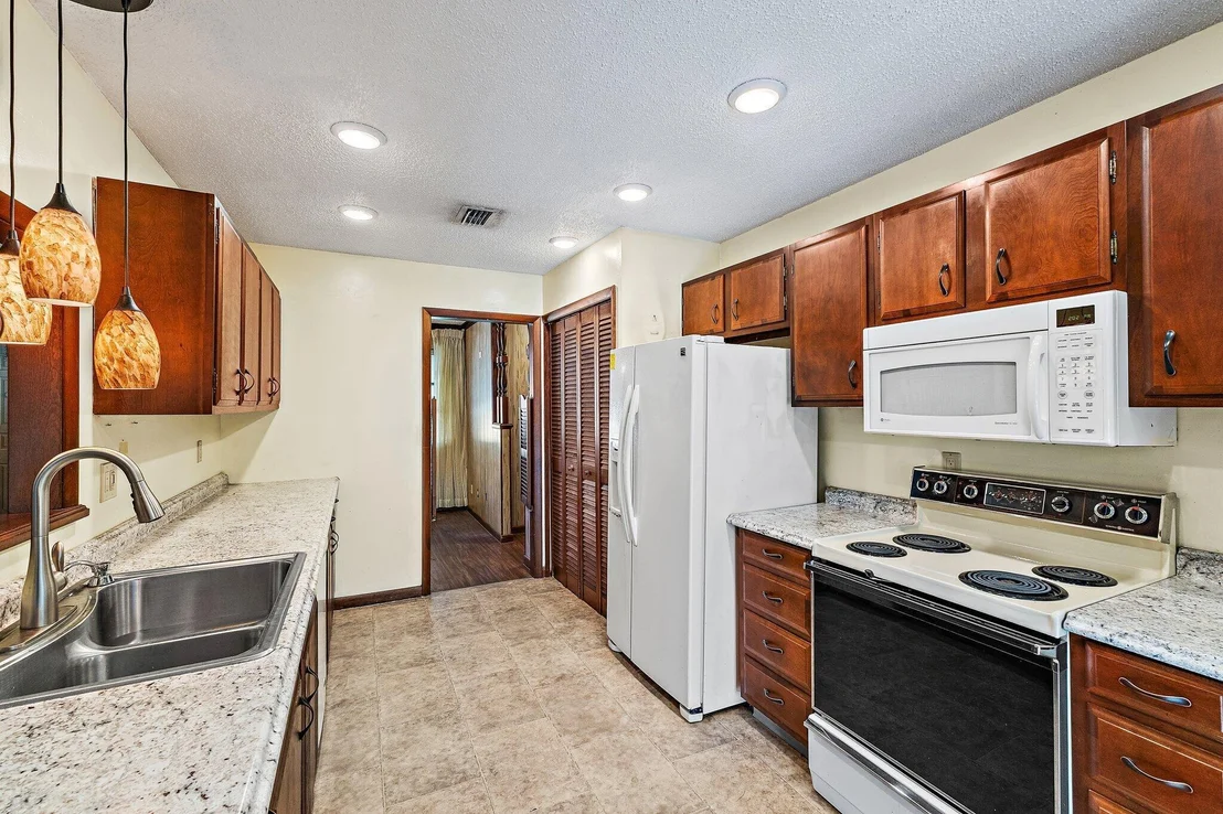 Photo of 1866 Len Drive