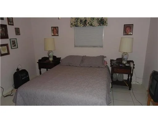 Photo of 104 NW 8th Place
