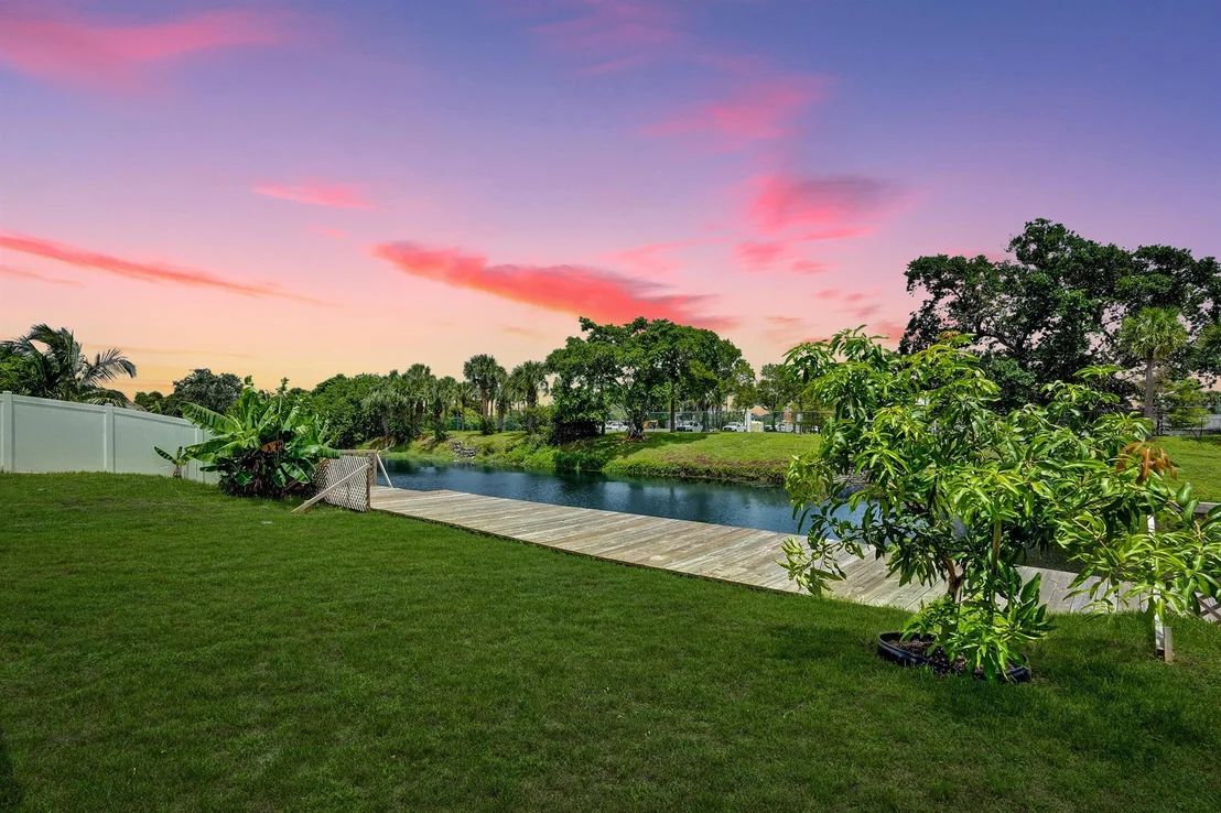Photo of 802 NW 69th Terrace