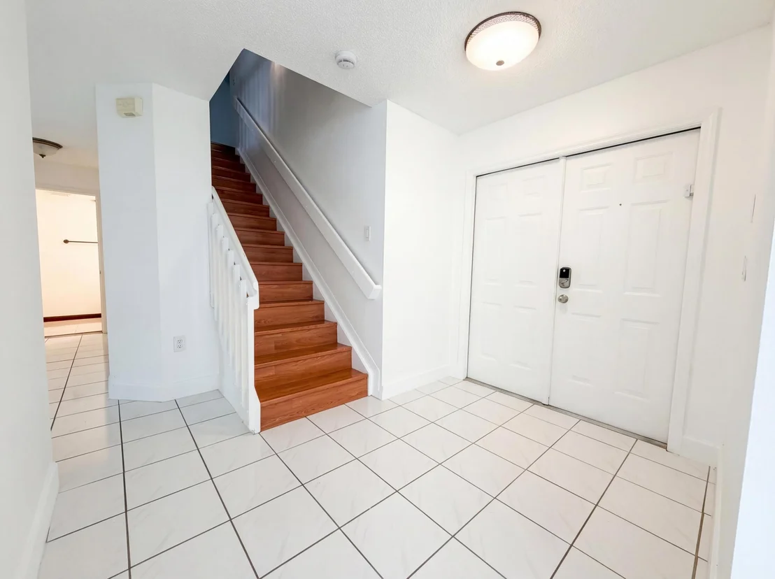 Photo of 73 Gables Boulevard