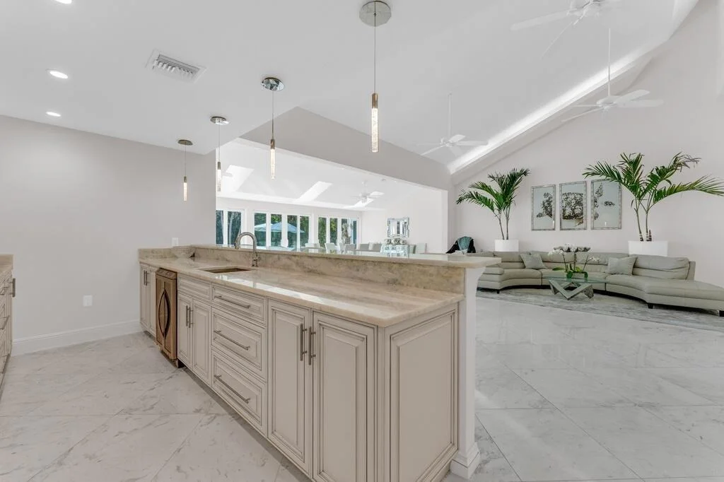 Photo of 355 Oakview Drive