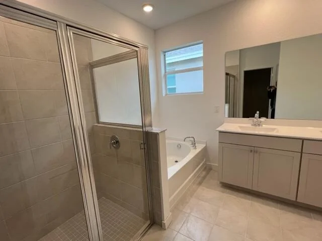 Photo of 2751 NE Breezeway Circle