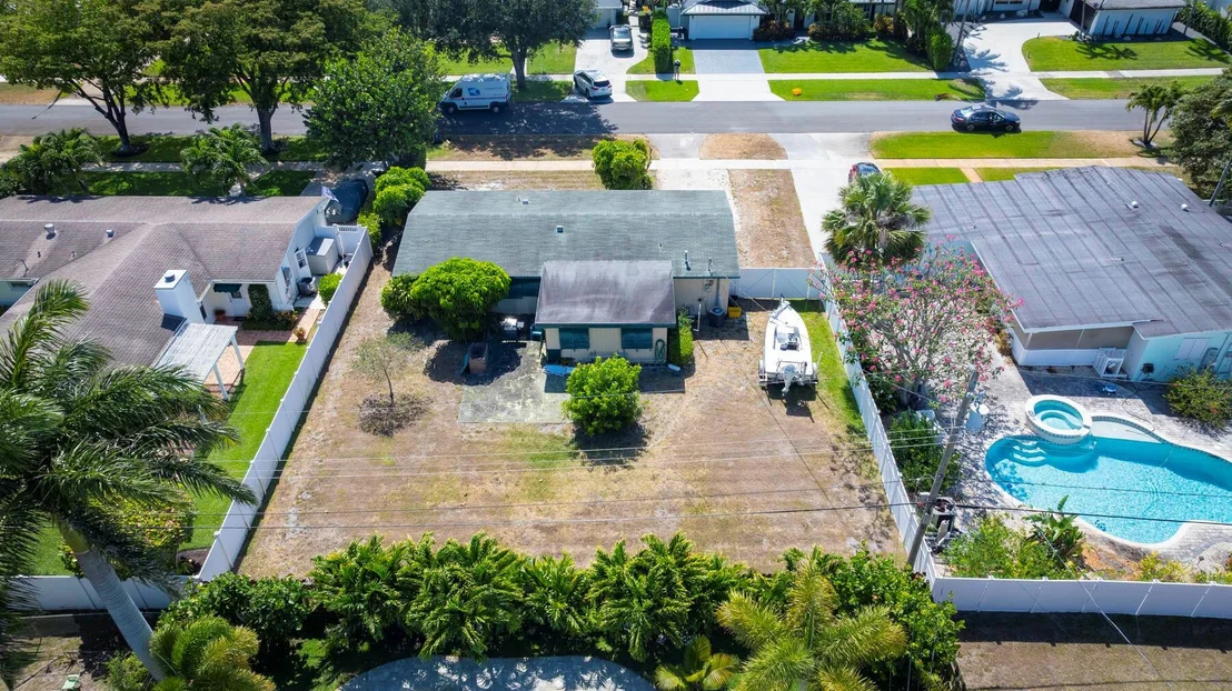 Photo of 736 Tradewind Drive
