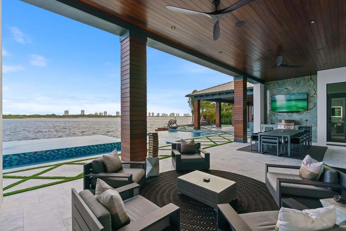Photo of 712 Lakeside Circle