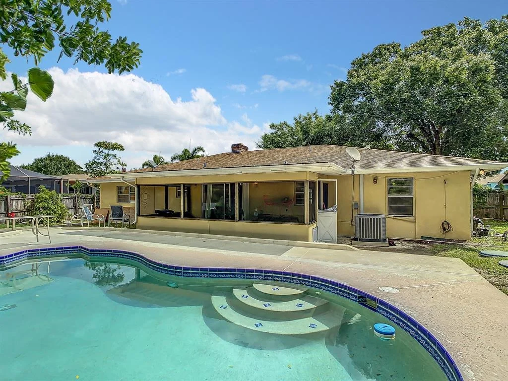 Photo of 6013 Seagrape Drive