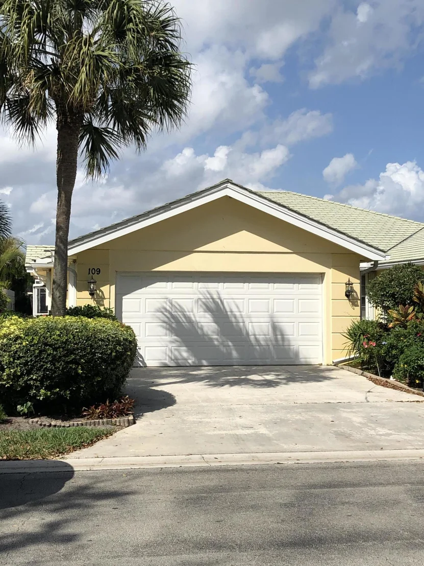 Photo of 109 Brier Circle
