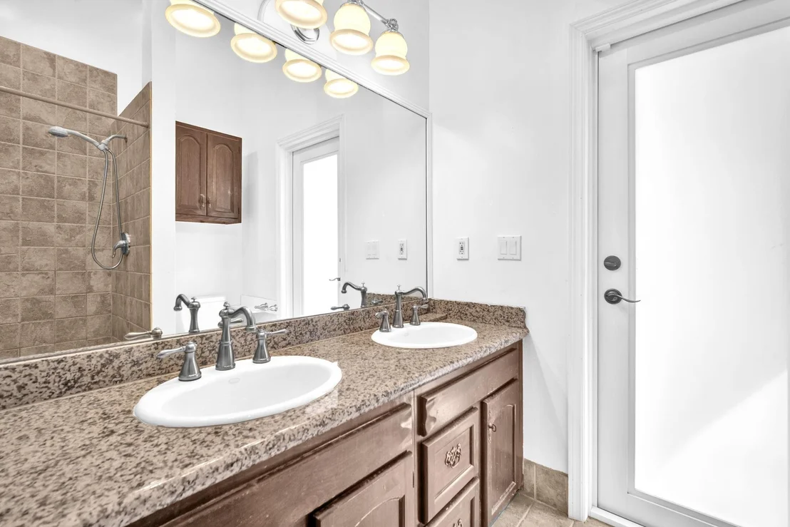 Photo of 5054 Beechwood Road
