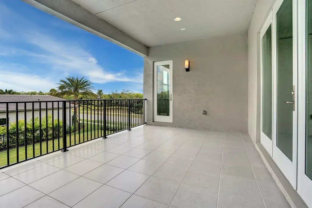 Photo of 19894 Meadowside Lane