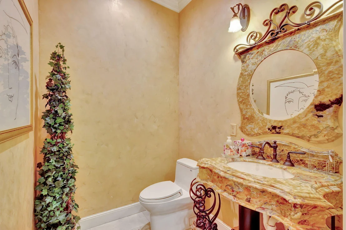 Photo of 2330 Tecumseh Circle