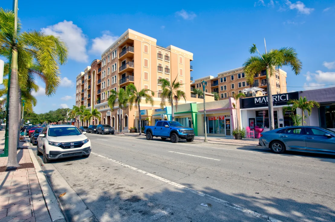 Photo of Unit 607 at 511 Lucerne Avenue