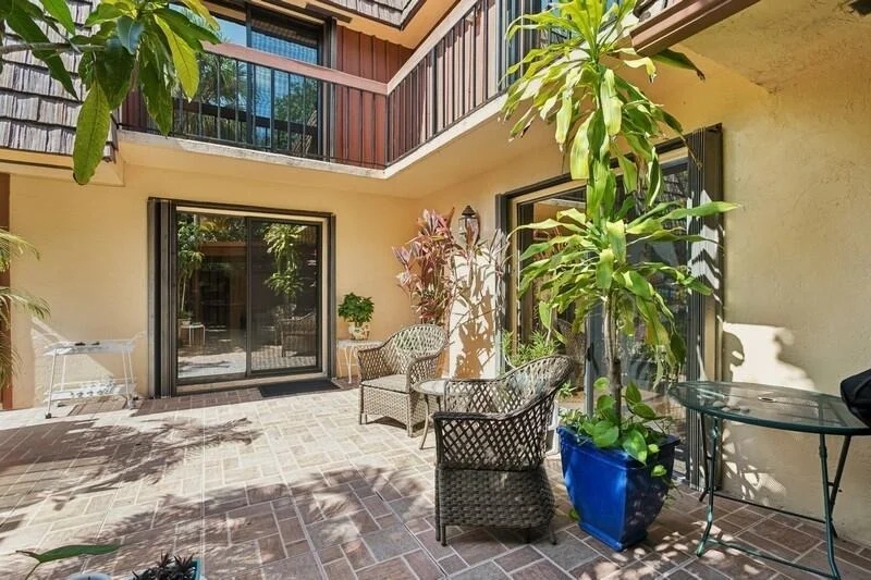 Photo of Unit D at 7 Atrium Circle