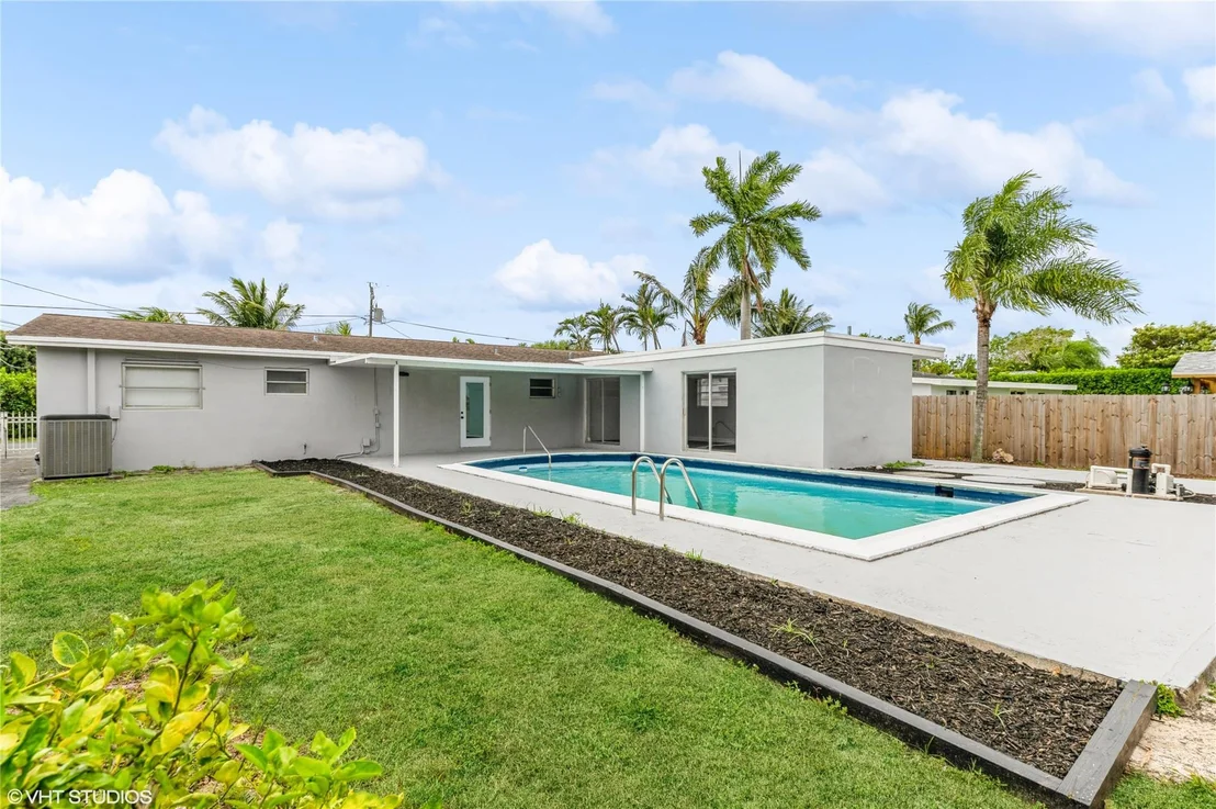 Photo of 2313 Bermuda Drive