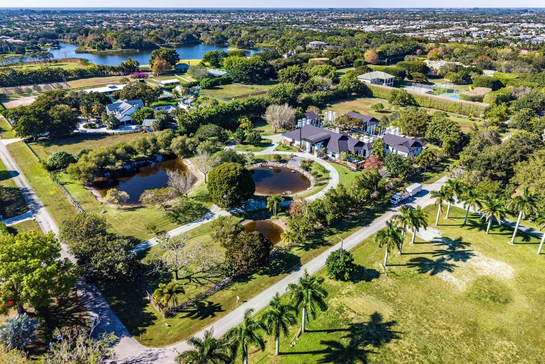 Photo of 8549 SURREY Lane