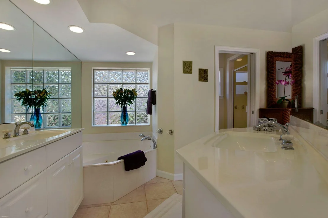Photo of 9500 SE Point Terrace