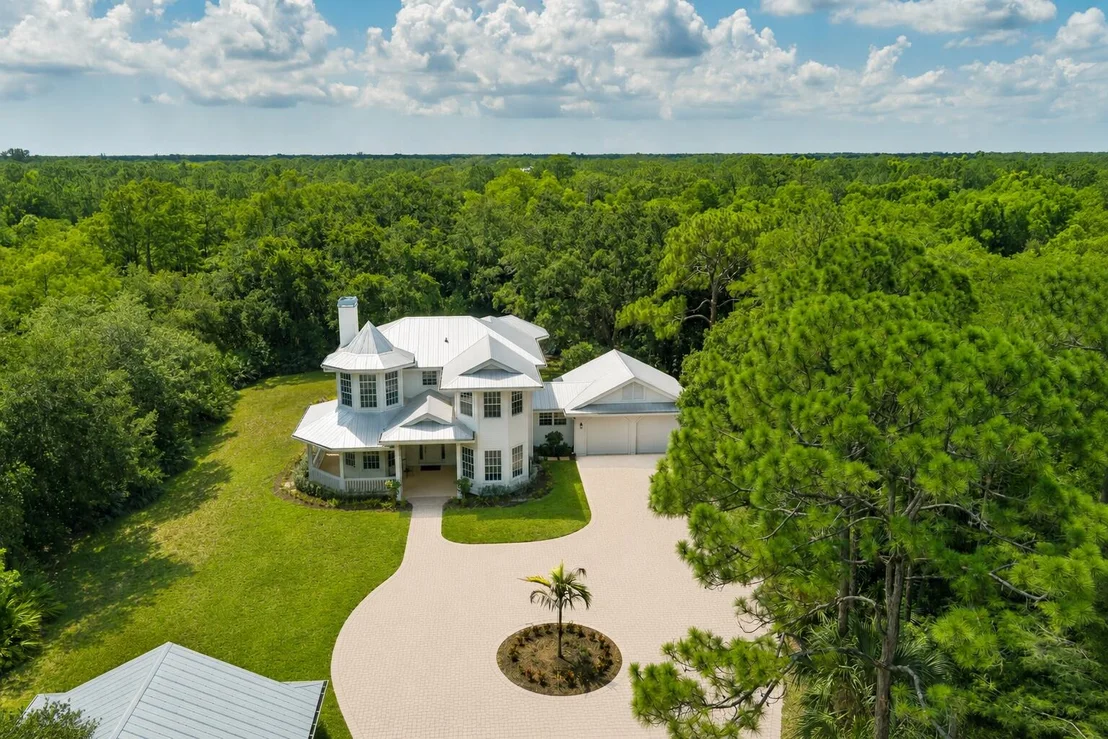 Photo of 1001 SE Ranch Road