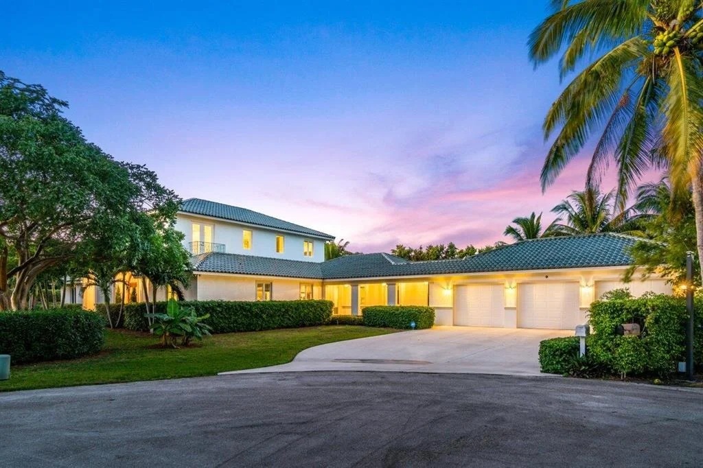 Photo of 804 Marbella Lane E