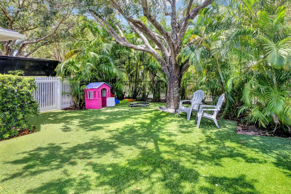 Photo of 2632 E Community Drive