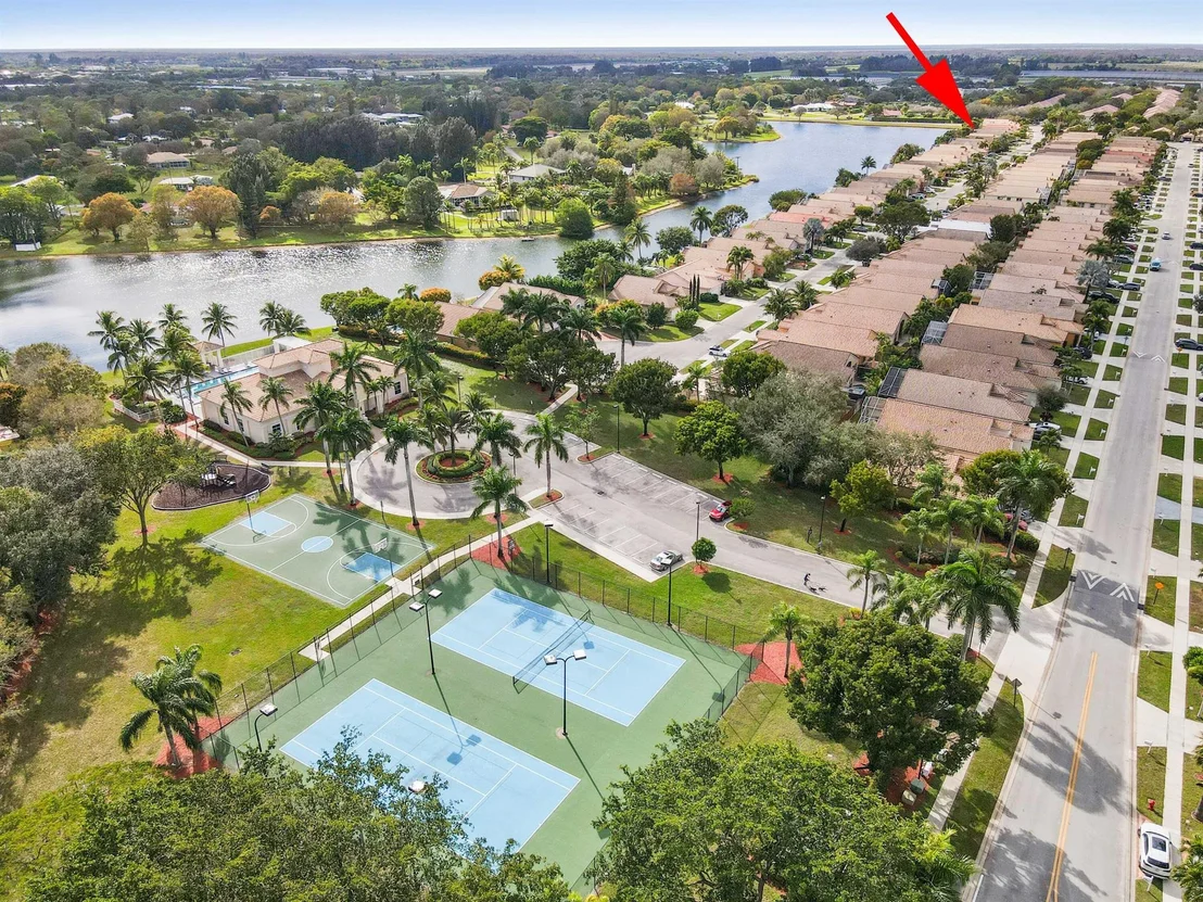 Photo of 9520 Lago Drive