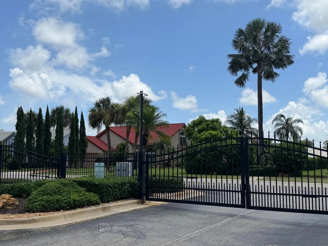 Photo of 2453 Stonegate Drive