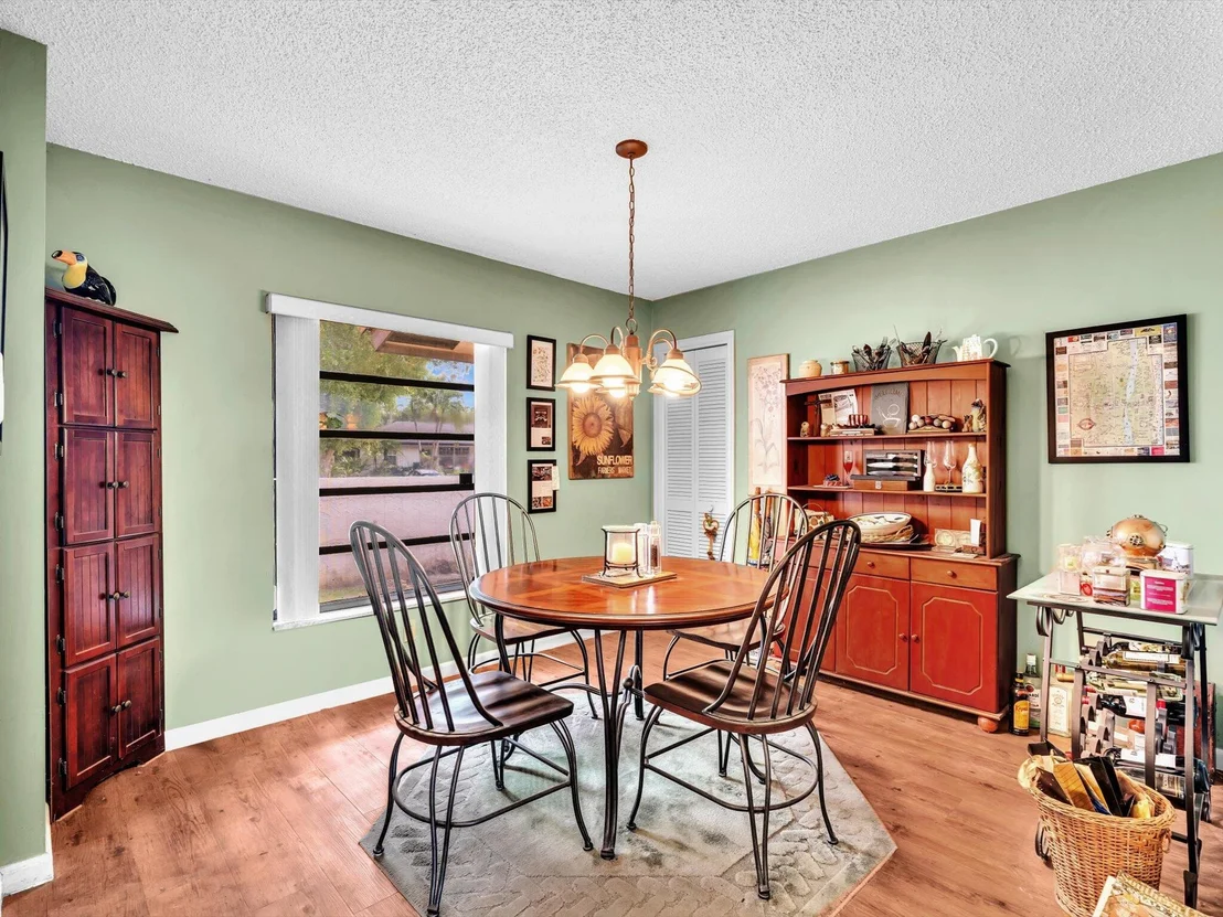 Photo of 3537 Lakeview Drive