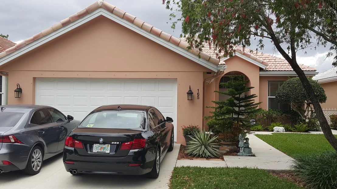 Photo of 165 S Hampton Drive