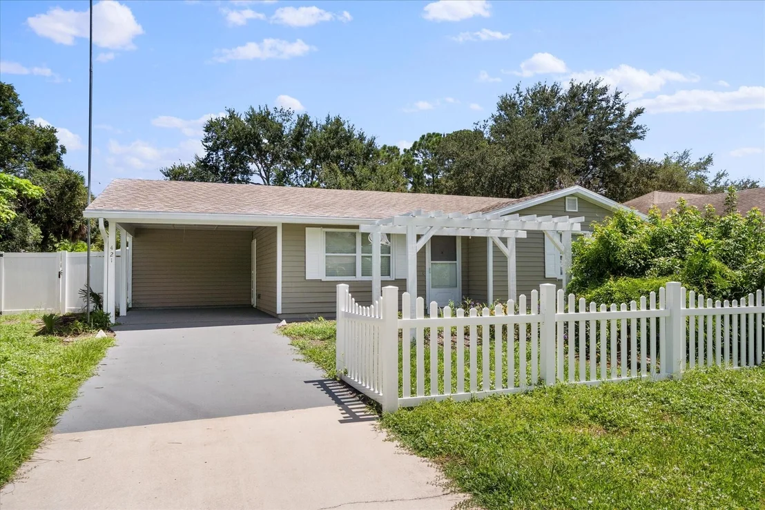 Photo of 421 Oak Street