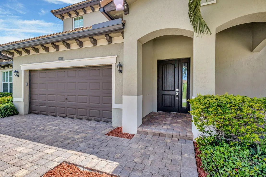 Photo of 6873 Langdon Way