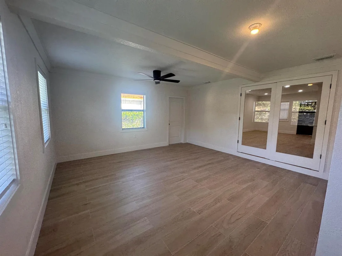 Photo of 3015 Robert Road