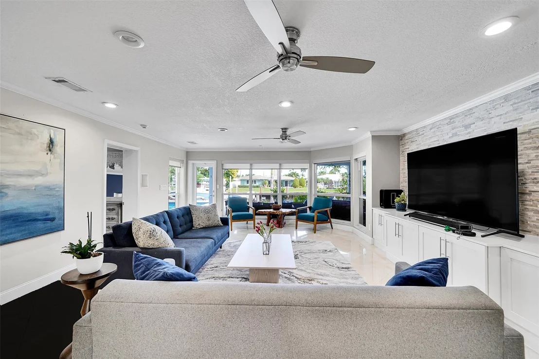 Photo of 340 SE 5th Avenue