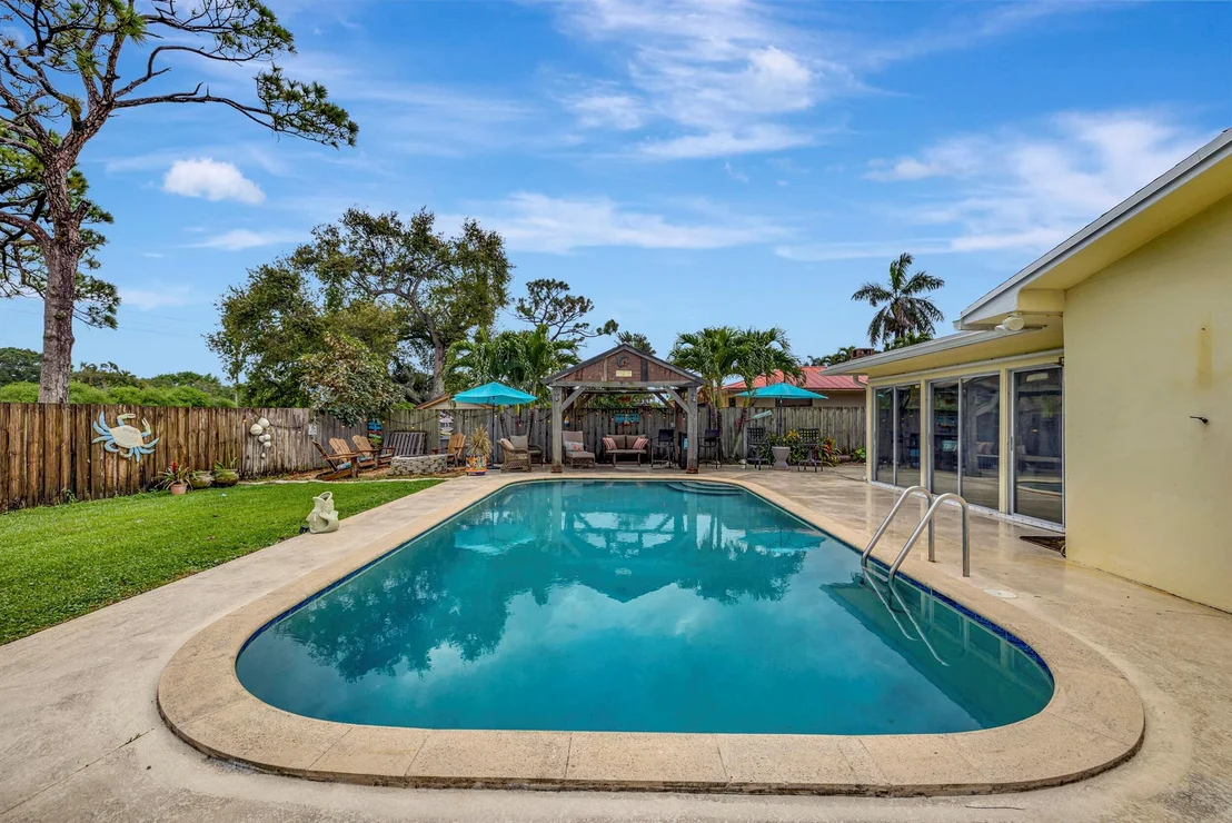 Photo of 7130 Thompson Road