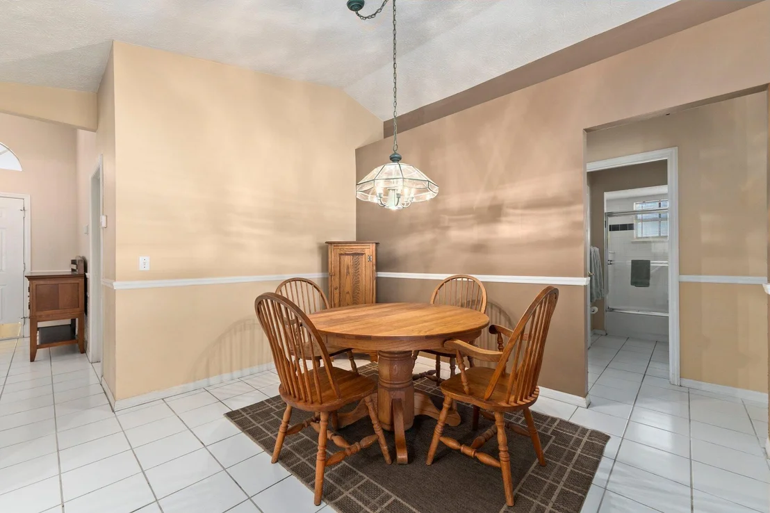 Photo of 6875 Bronte Circle
