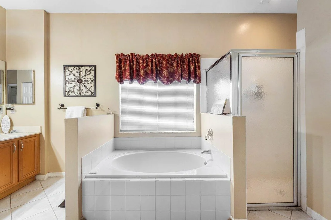 Photo of 11302 Edgewater Circle