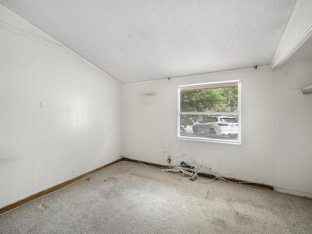 Photo of 5037 Lake Boulevard