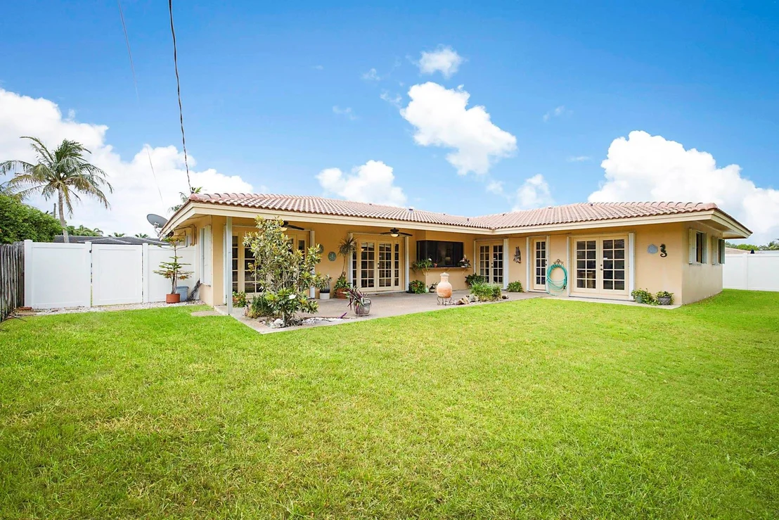 Photo of 3031 NE 45th Street
