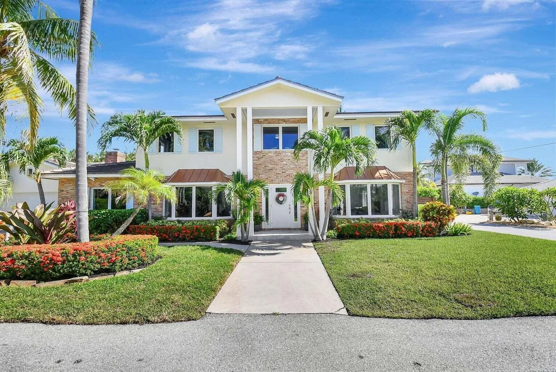 Photo of 827 South Road